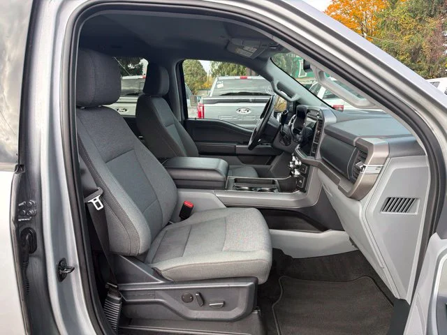 Used 2024  Ford XLT image 31