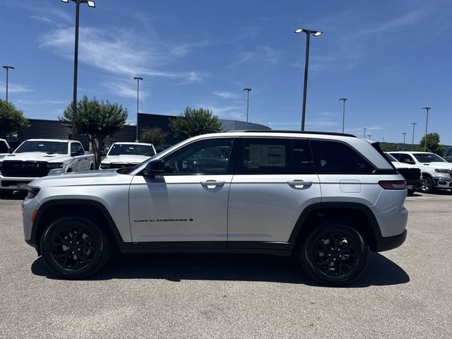 New 2026 Silver Jeep Laredo Altitude image 4
