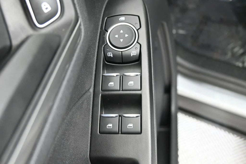 Used 2023  Ford Active image 19