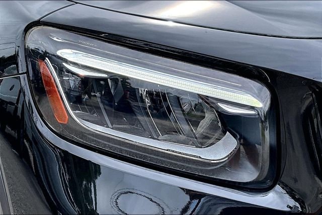 Used 2024 Black Mercedes-Benz GLB 250 image 31