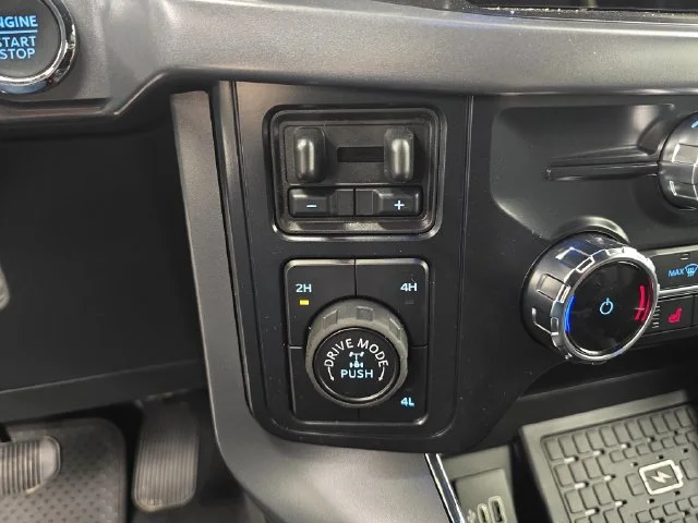 New 2026 Agate Black Metallic Ford XLT image 30