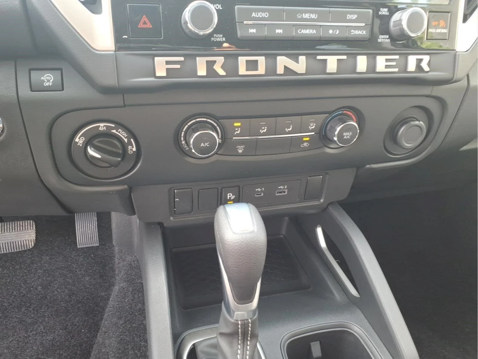 New 2026 Glacier White Nissan Crew Cab SV image 14