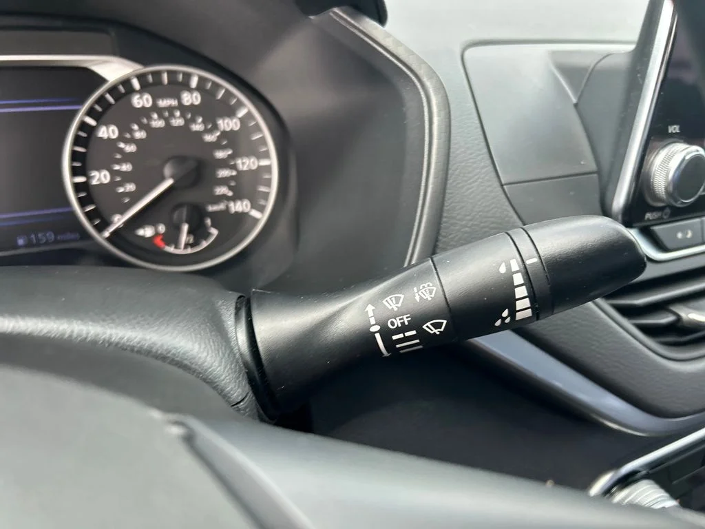 Used 2022 Black Nissan 2.5 SV image 20