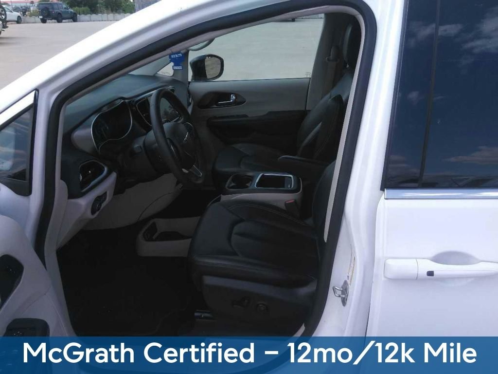 Used 2024 White Chrysler Touring L image 2