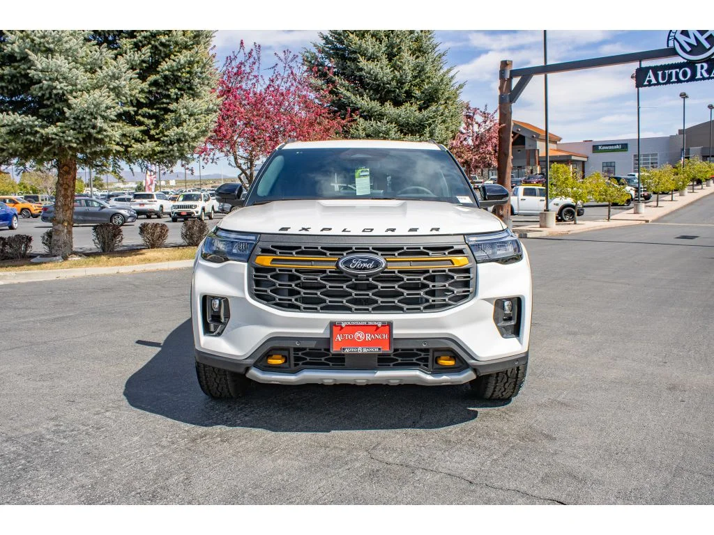 New 2026 STAR WHITE METALLIC Ford Tremor image 3