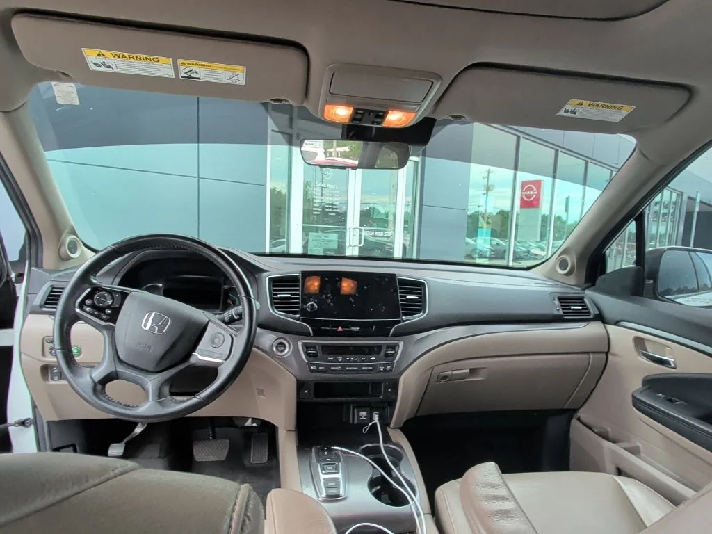 Used 2021 White Honda EX-L image 10