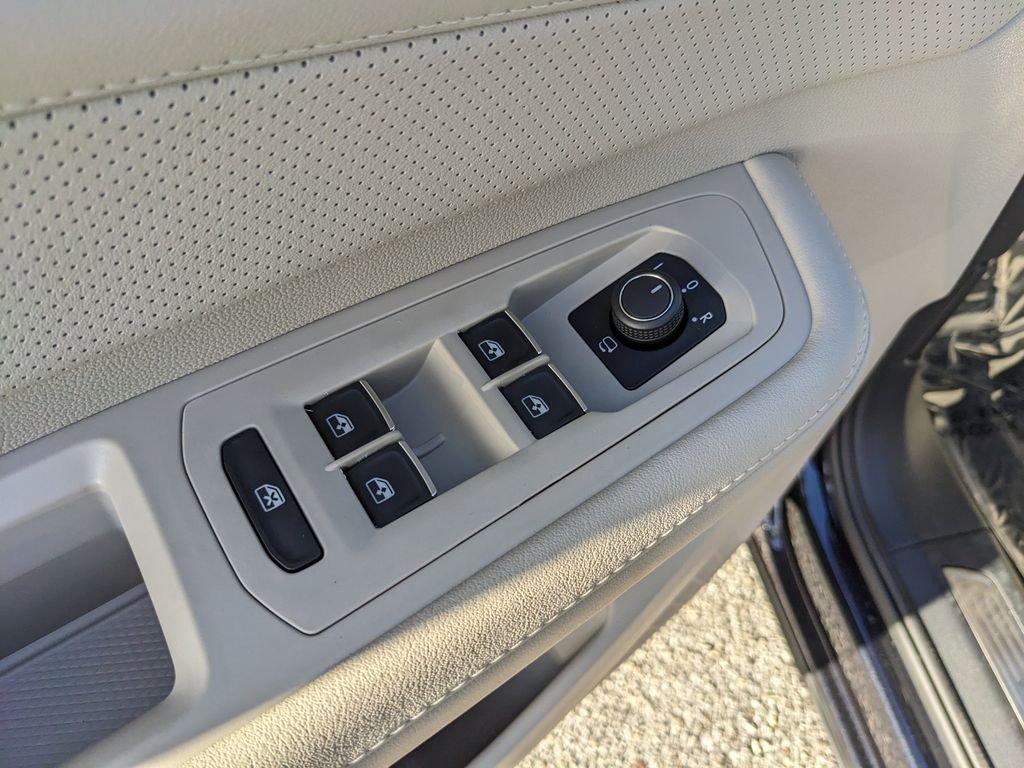 2026 Volkswagen Atlas SEL Premium R-Line - Photo 18