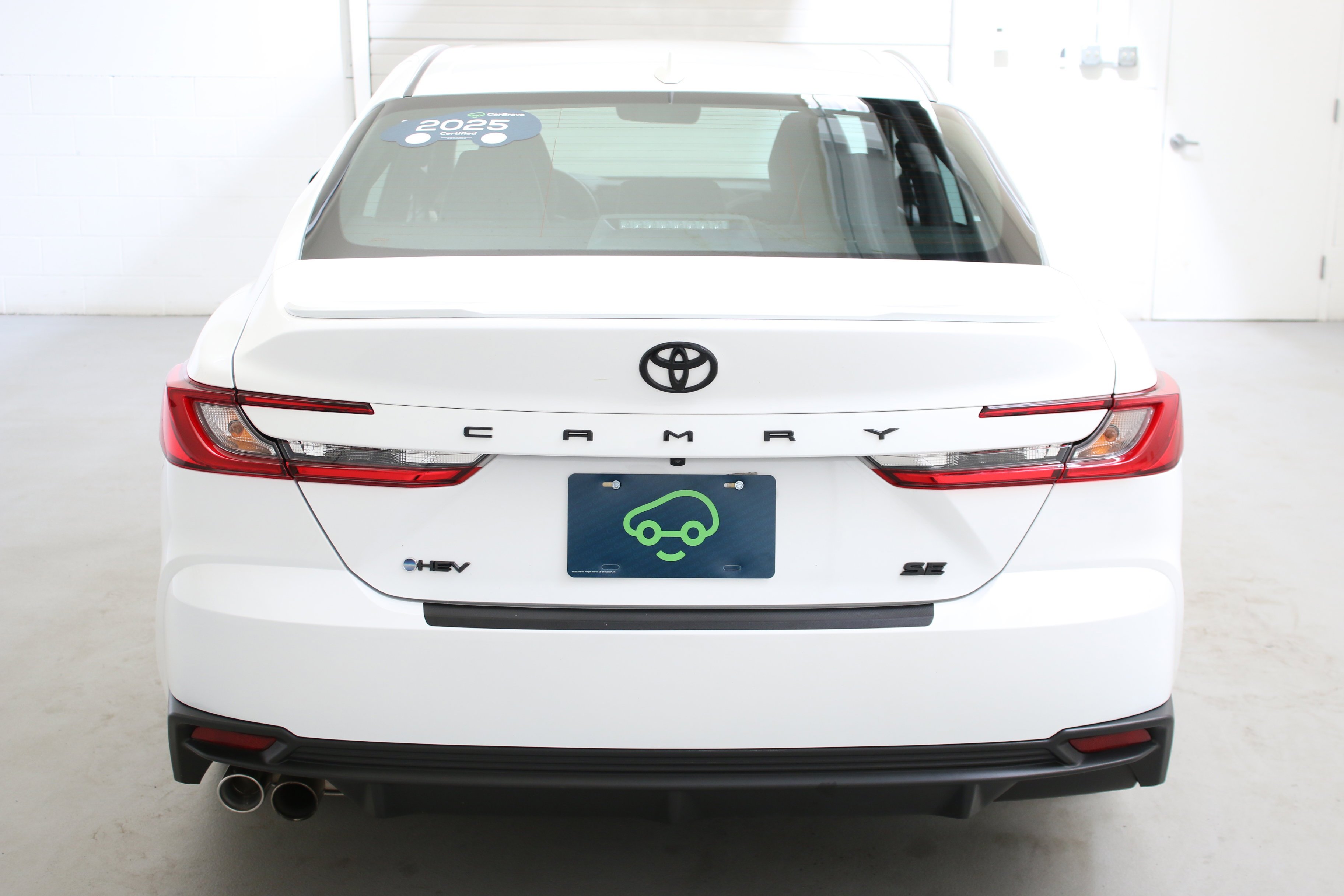 Used 2025 White Toyota SE image 5