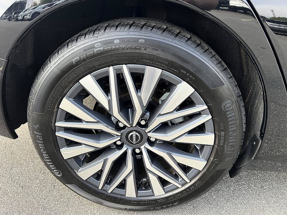 Used 2025 Super Black Nissan SV image 11