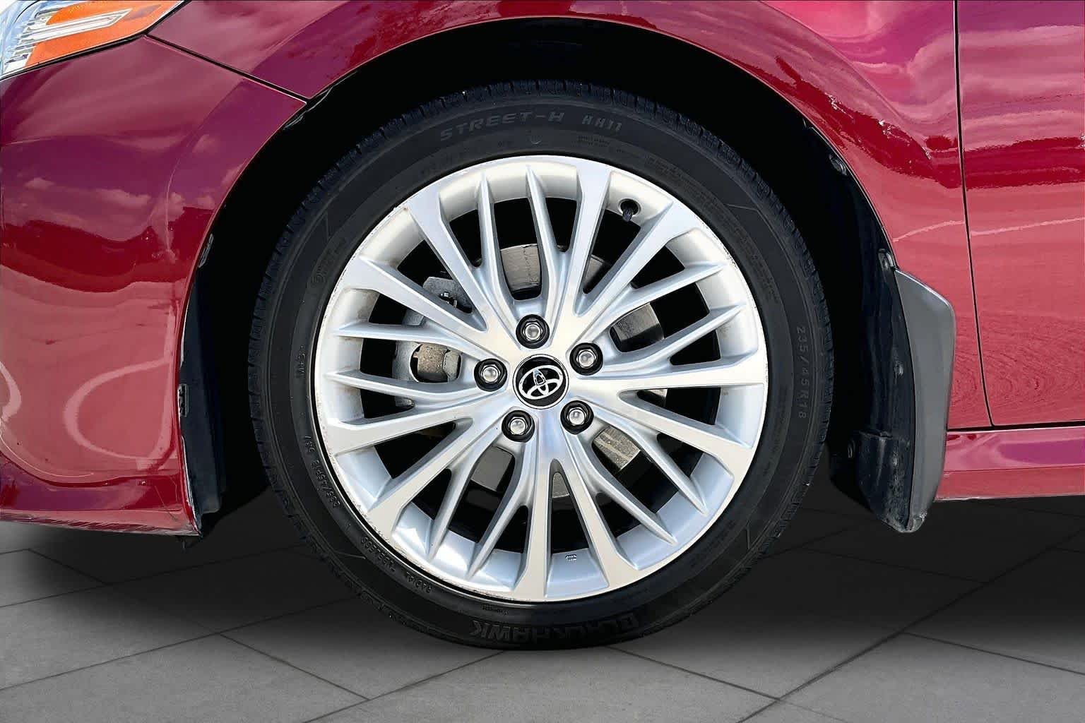 Used 2019 Ruby Flare Pearl Toyota XLE image 11