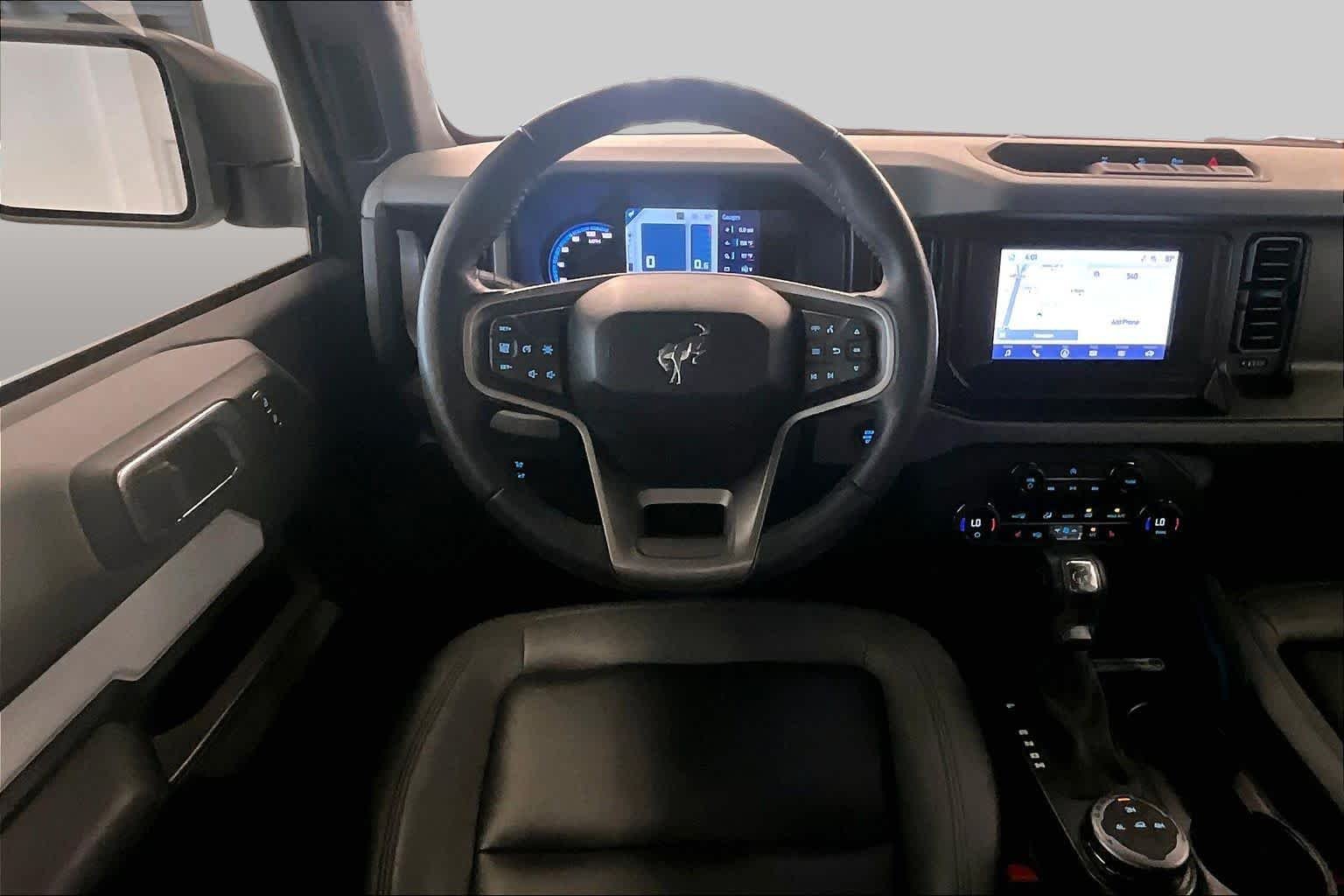 Used 2023 Oxford White Ford Black Diamond image 5