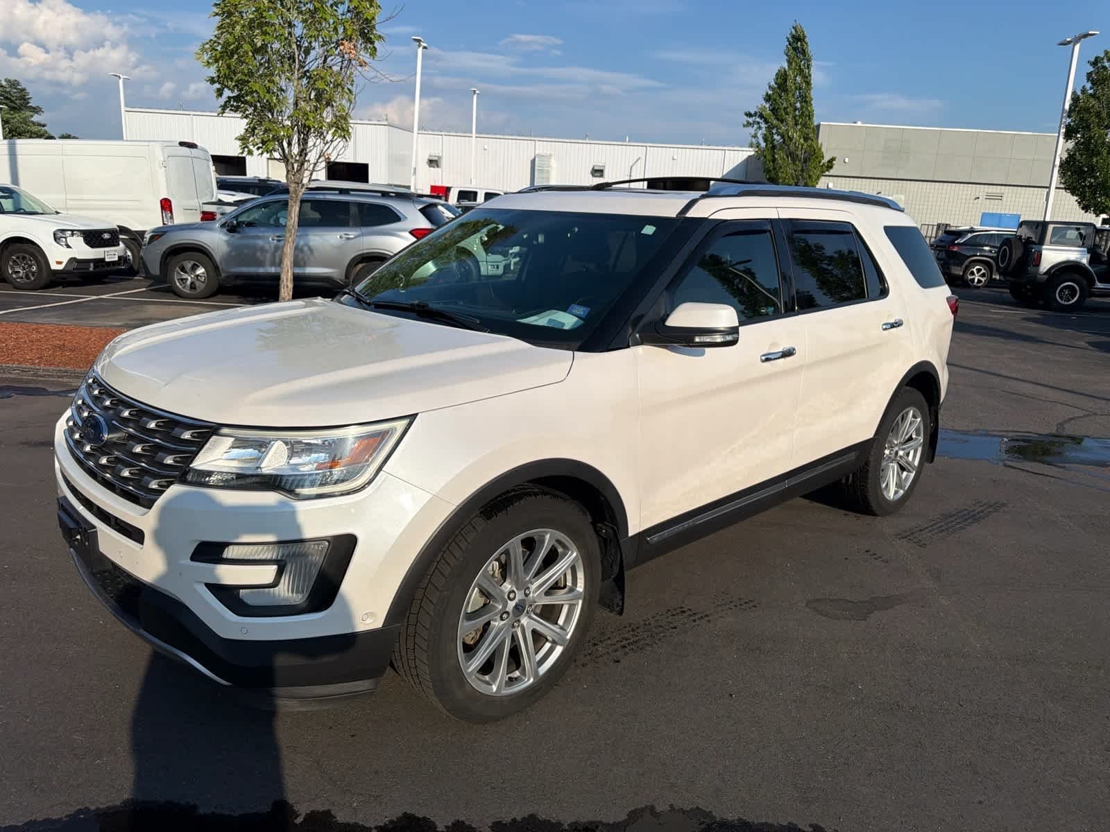 Used 2017 White Platinum Metallic Tri-Coat Ford Limited image 1
