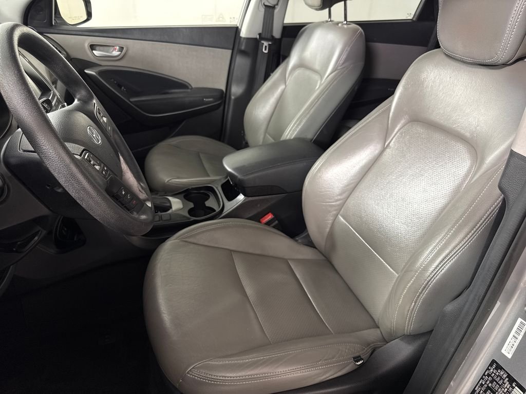 Used 2018 Gray Hyundai SE image 11