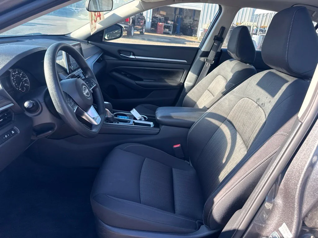 Used 2023 Gray Nissan 2.5 SV image 9