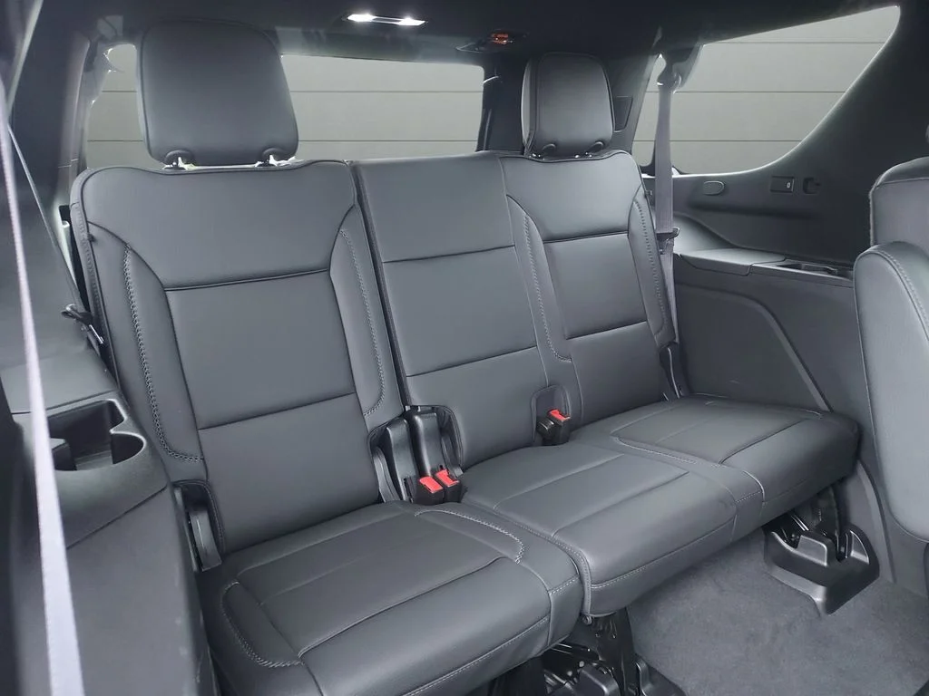 Used 2023 Silver GMC Denali image 23
