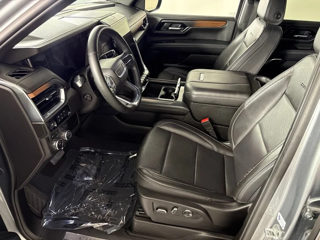 Used 2025 Sterling Metallic GMC Denali image 36