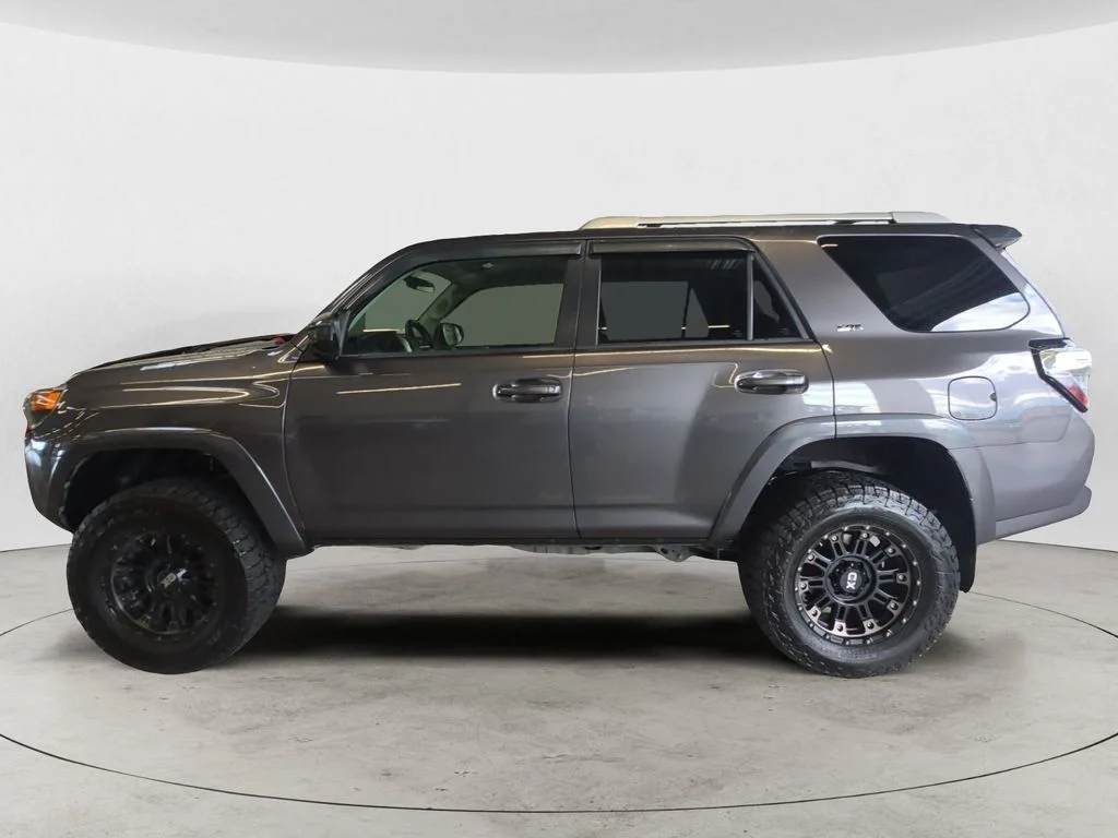 Used 2018 Gray Toyota SR5 image 8