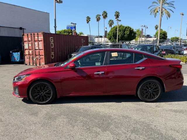 Used 2025 Red Nissan 2.5 SV image 4