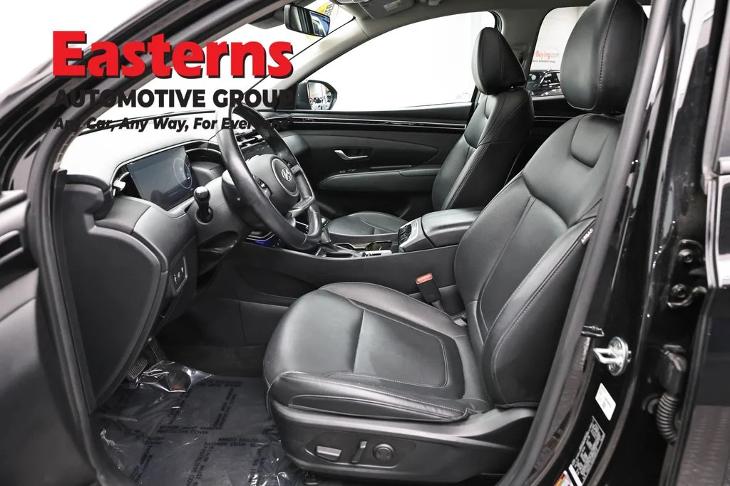 Used 2023 Black Hyundai SEL image 14