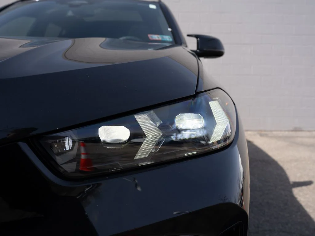 Used 2025 Black BMW M60i image 11