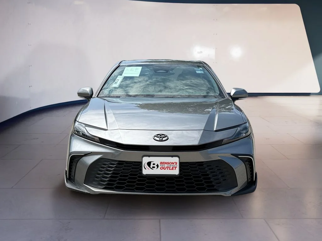 Used 2025  Toyota SE image 8