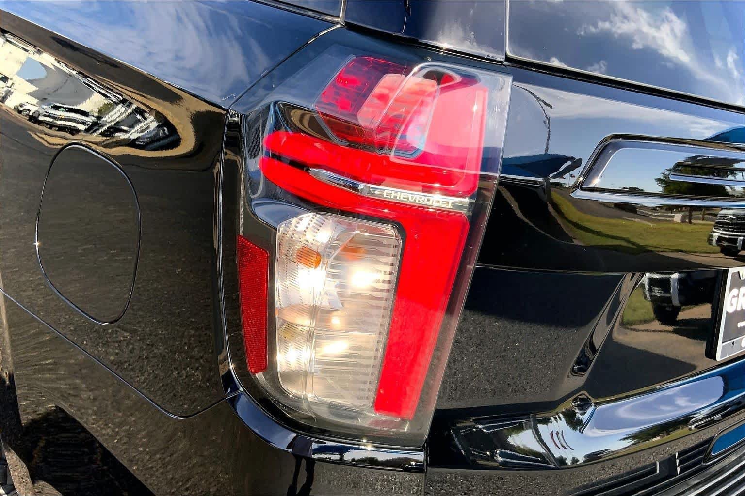 Used 2024 Black Chevrolet Z71 image 28