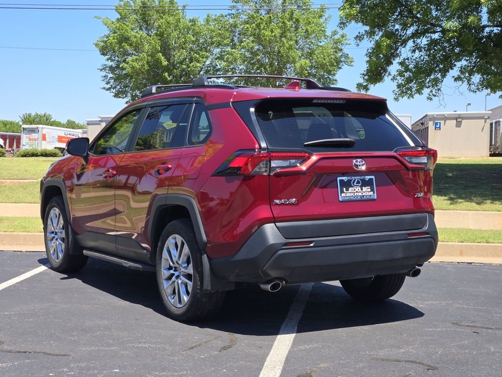 Used 2024 Red Toyota XLE Premium image 5