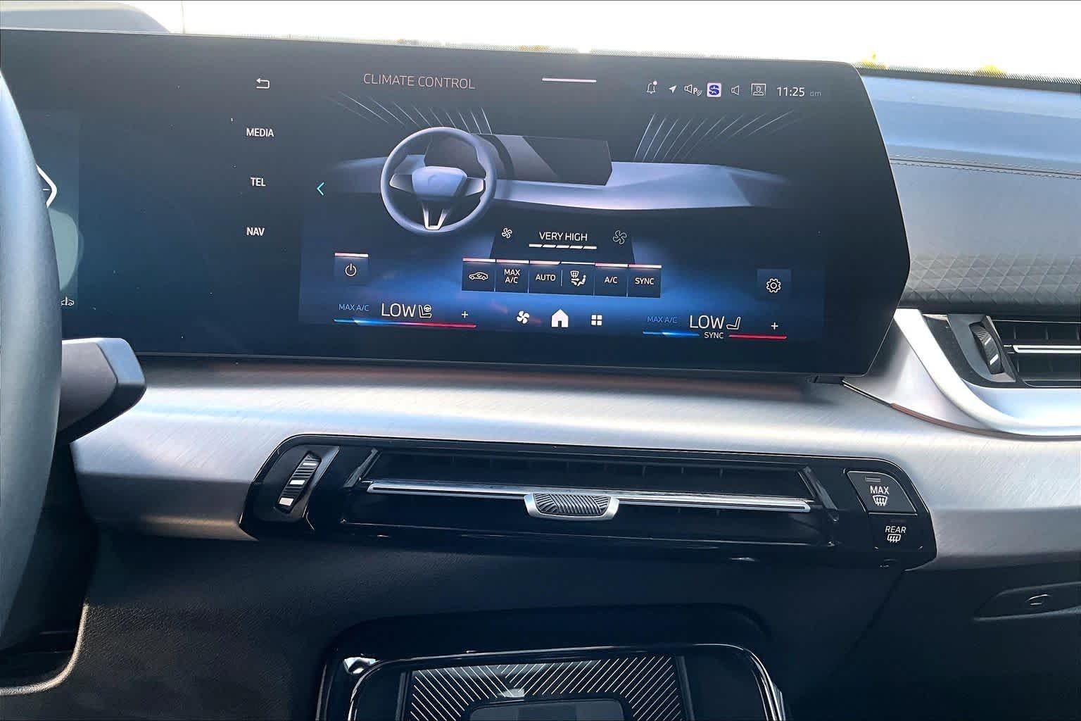 Used 2026 Skyscraper Grey Metallic BMW xDrive28i image 32