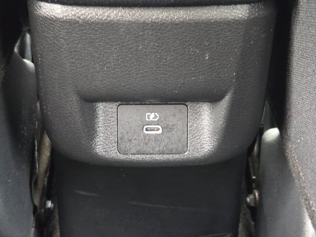 2025 Nissan Versa Sedan SV - Photo 15