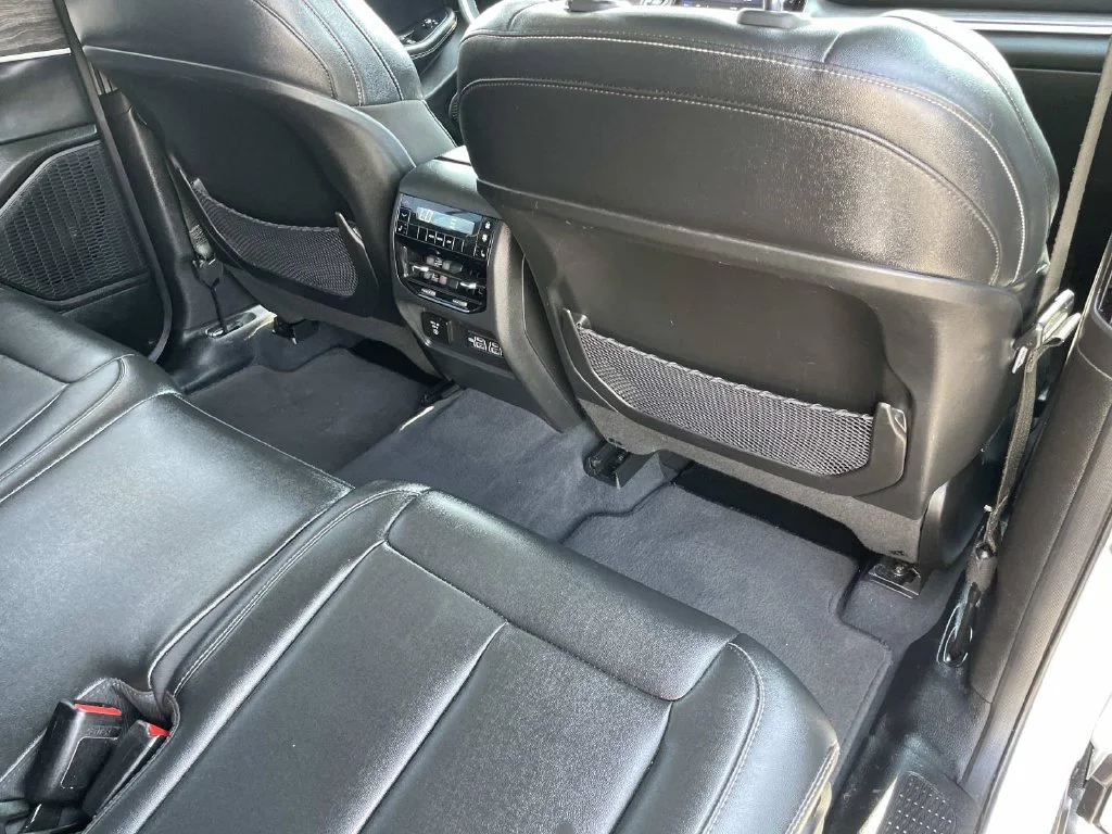 Used 2023 White Jeep Limited image 27