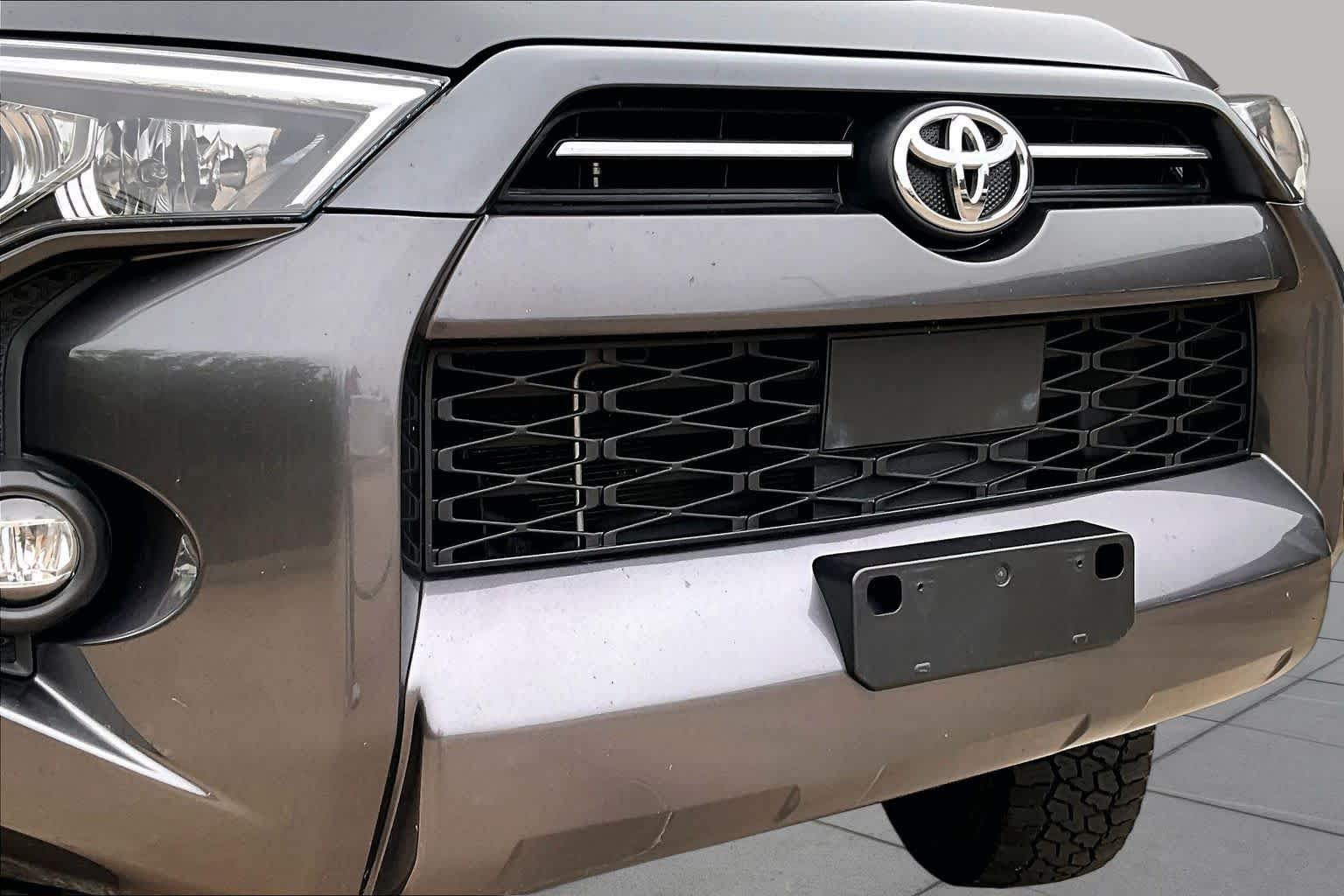 Used 2021 Magnetic Gray Metallic Toyota SR5 Premium image 28