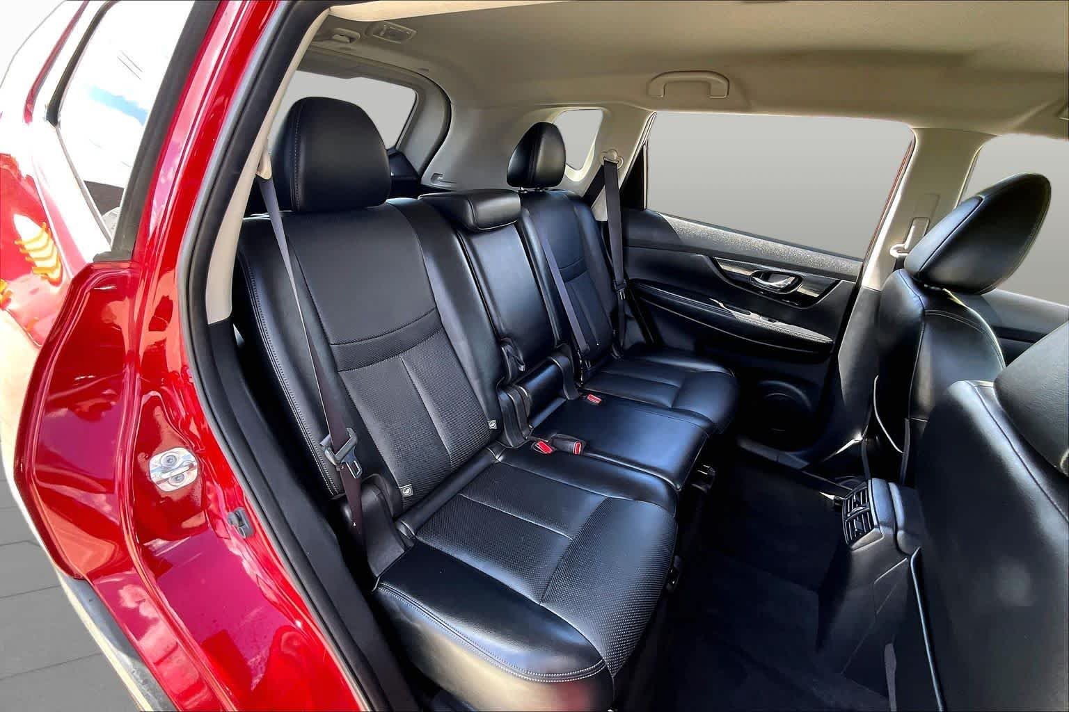 Used 2017 Palatial Ruby Nissan SL image 20