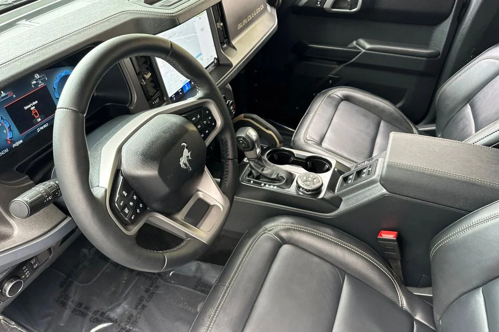 New 2025 Azure Gray Metallic Ford Badlands image 10