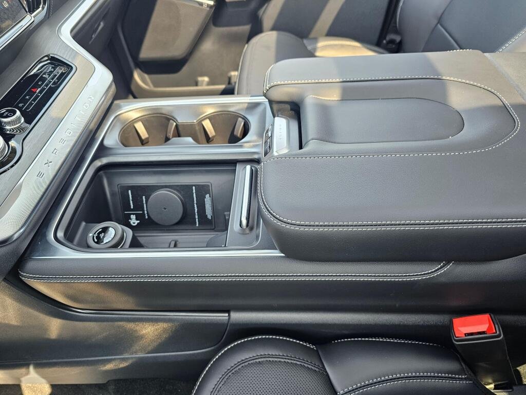 New 2027 Agate Black Metallic Ford MAX Platinum image 33