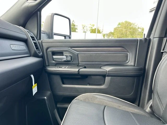 New 2026 Granite Crystal Metallic Clear-Coat Exterior Paint RAM Laramie image 41