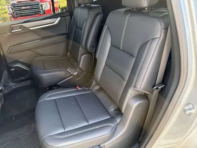 New 2026 Sterling Metallic GMC Elevation image 17