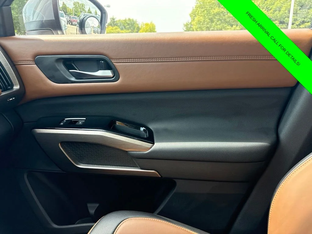 Used 2025 Boulder Gray Nissan Platinum image 33
