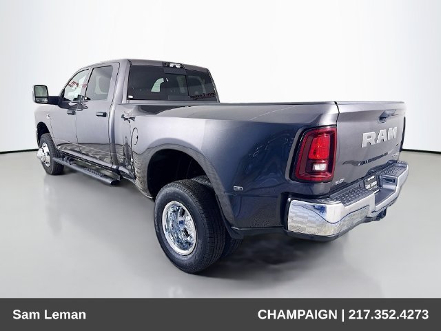 New 2026 Granite Crystal Metallic Clear-Coat Exterior Paint RAM Tradesman image 5