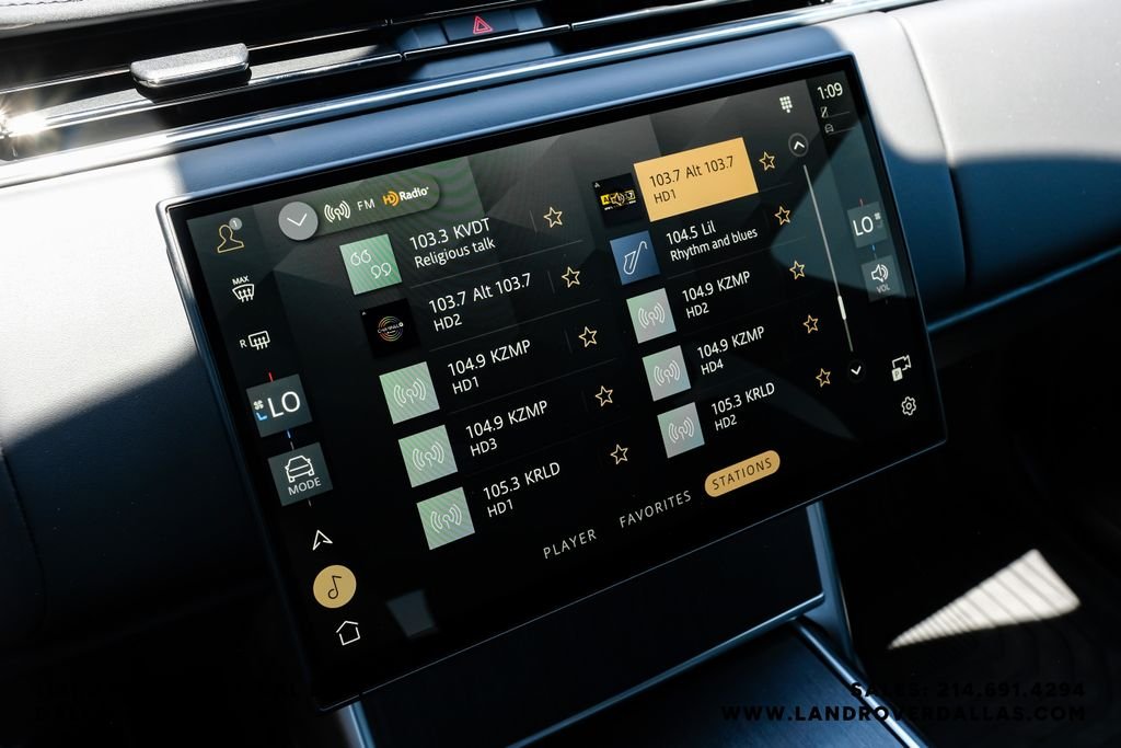 New 2026 Charente Grey Prem Met Land Rover SE image 27