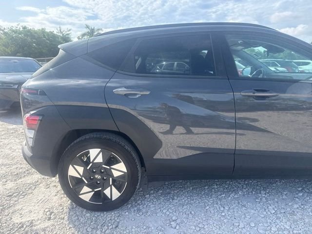 Used 2025 Gray Hyundai SEL image 5