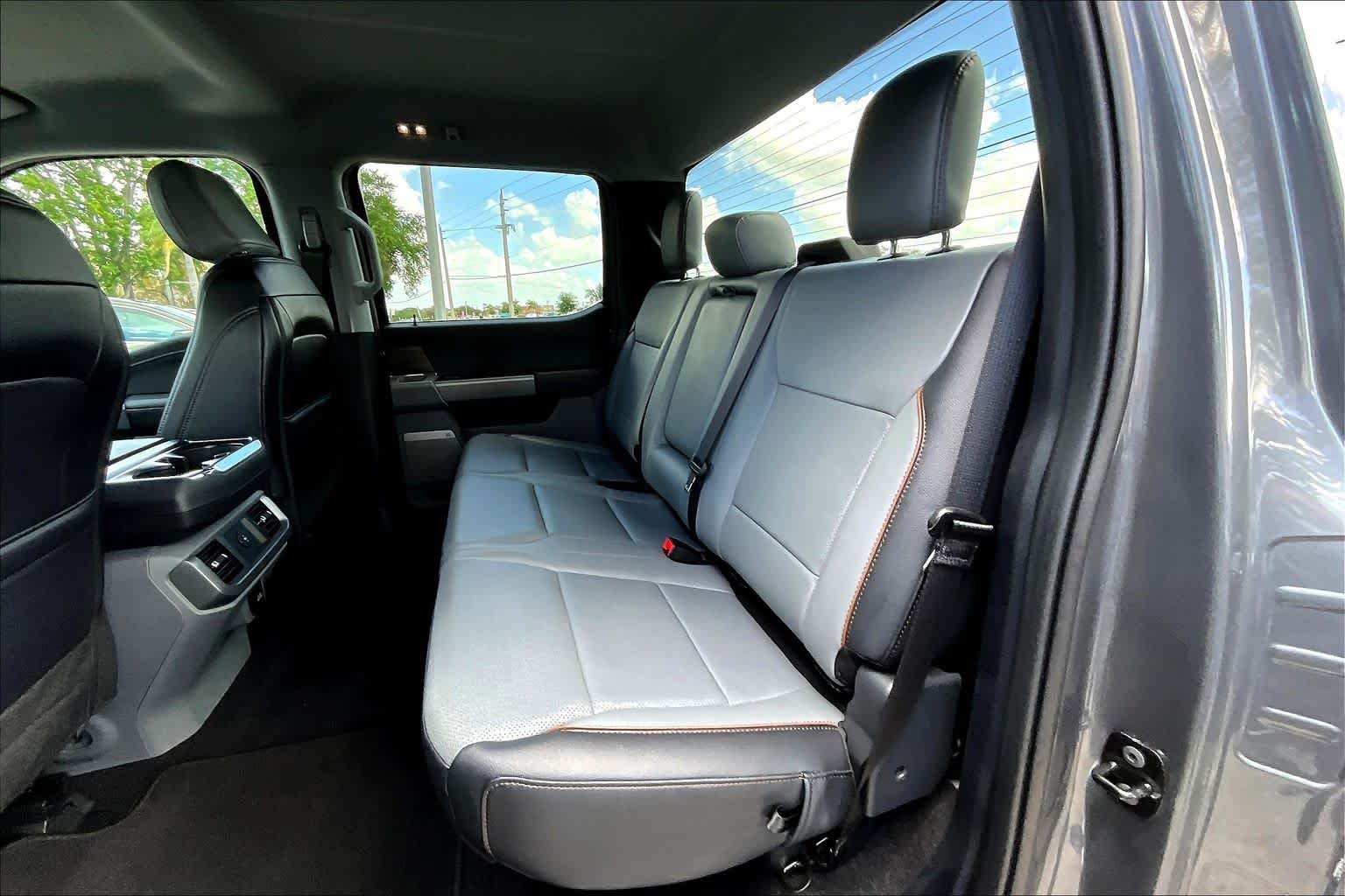 Used 2025 Carbonized Gray Metallic Ford LARIAT image 36