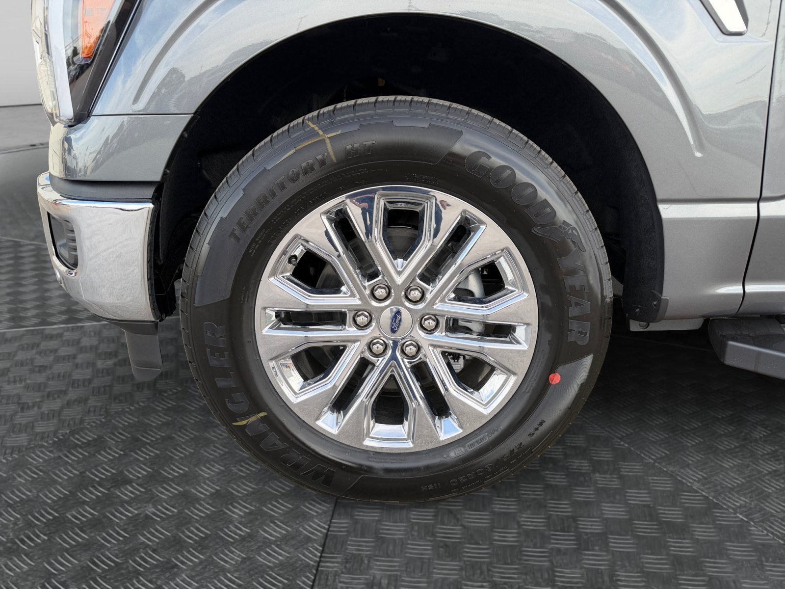 New 2026 Carbonized Gray Metallic Ford LARIAT image 9