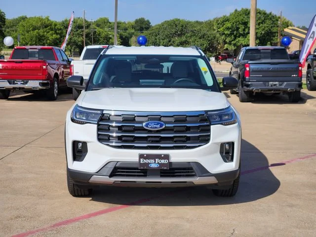New 2026 Star White Metallic Tri-Coat Ford Active image 2