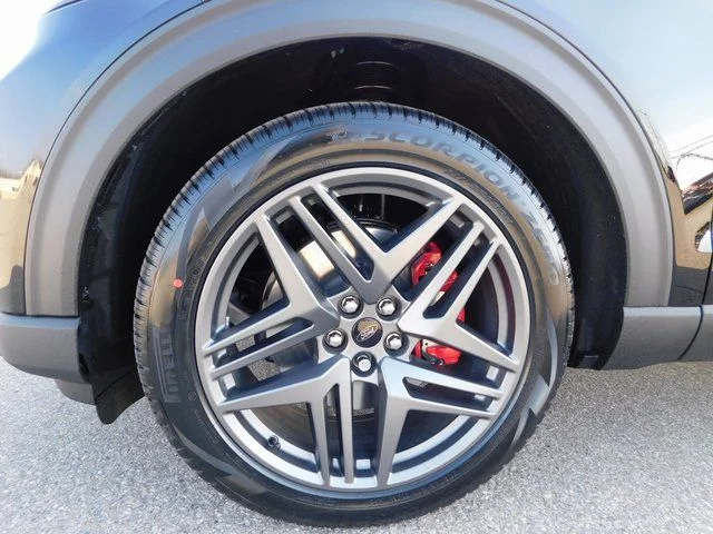 New 2026 Agate Black Metallic Ford ST image 10