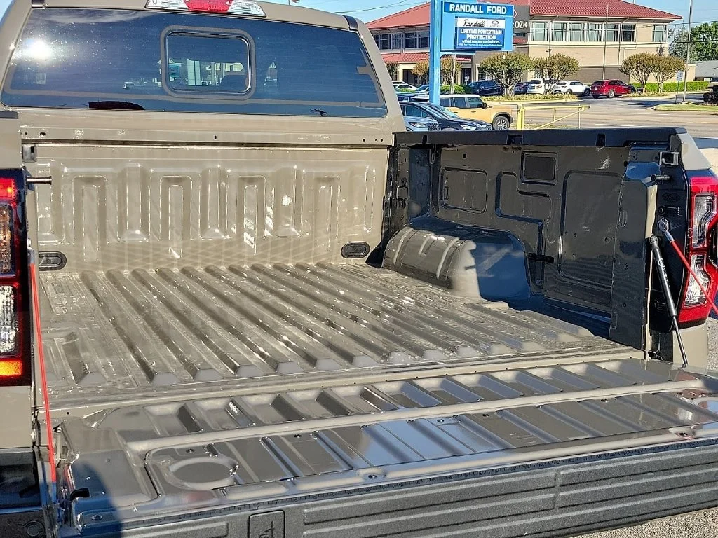 New 2026 Marsh Gray Ford XLT image 9