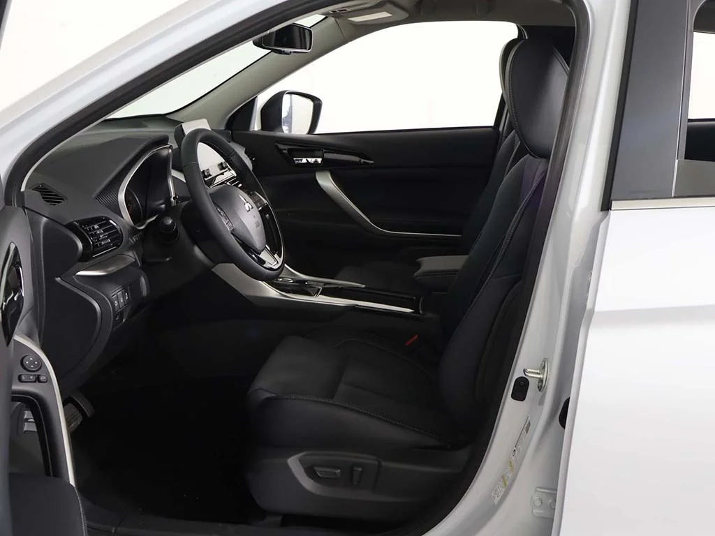 New 2026 White Mitsubishi SE image 24