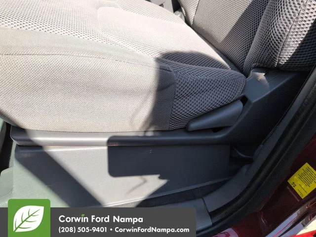 Used 2019 Cayenne Red Metallic Nissan  image 12