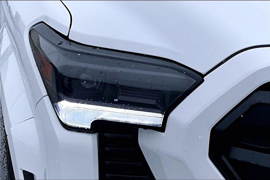 2025 Toyota Tacoma SR5 - Photo 29
