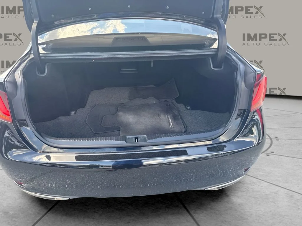 Used 2015 Black Lexus 350 image 19