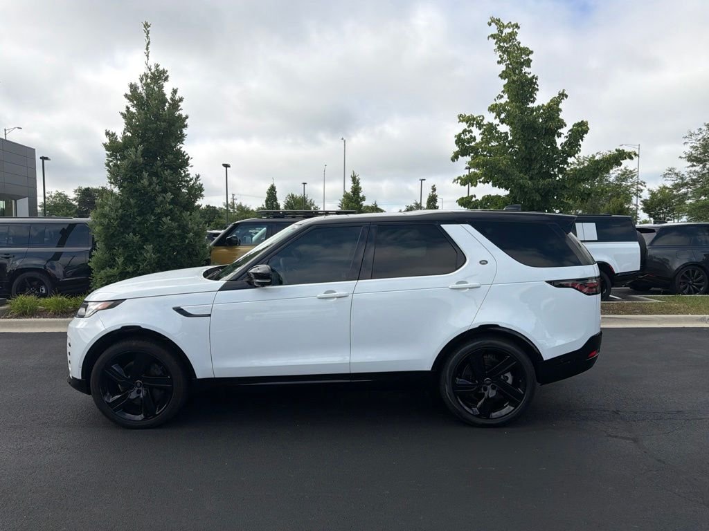 Used 2024 White Land Rover Dynamic SE image 2